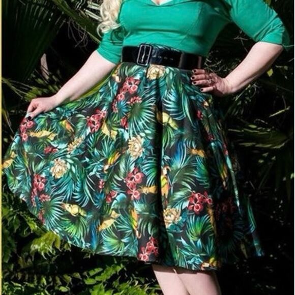 Pinup Couture Dresses & Skirts - NWT Laura Byrnes Pinup Girl Little Jun Skirt Parrot Print in Hawaii Tropical XL